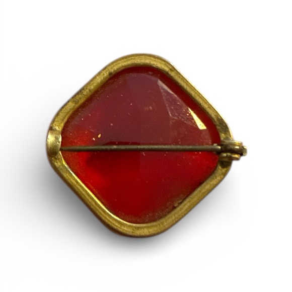 Antique Red Glass Hexagon C Clasp Brooch - Picture 2 of 2